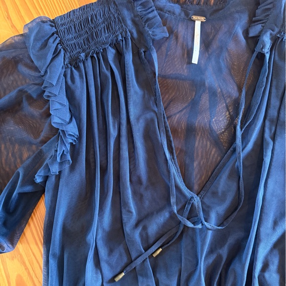 Elegant Navy Sheer Blouse - Picture 5 of 7